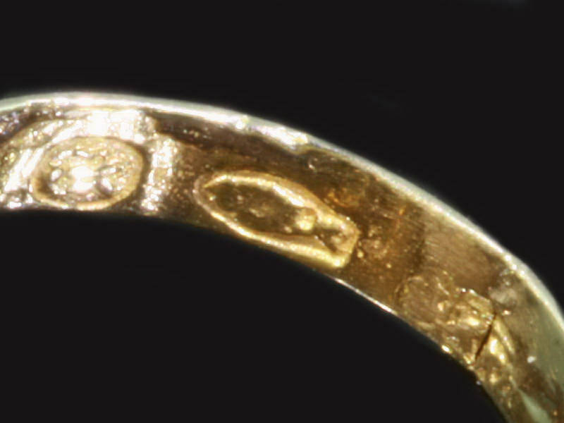 Dutch gold antique ring from Amsterdam 17th Century (image 9 of 12)